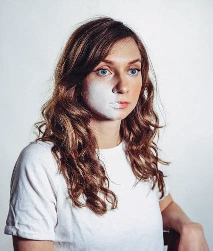 50 Lauren Lapkus Sexy And Hot Bikini Pictures Livinlavidalowcarb