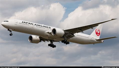 Ja J Japan Airlines Boeing Er Photo By Alexander Zur Id