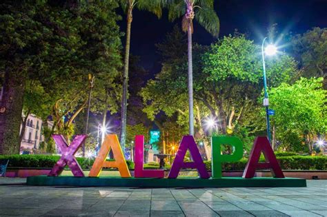 Galería renuevan letras turísticas de Xalapa