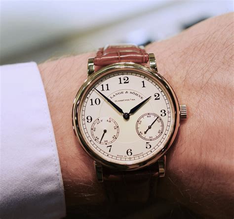 What Makes The Classic Lange 1815 Up/Down Such A Good Design?