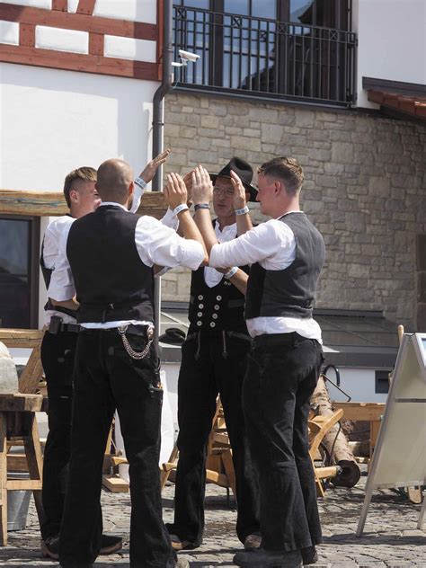 Alles Von Hand Wir Zeigen Das Traditionelle Zimmererhandwerk Im