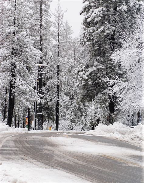 Snow arrived, plenty of it, Idyllwild still open • Idyllwild Town Crier