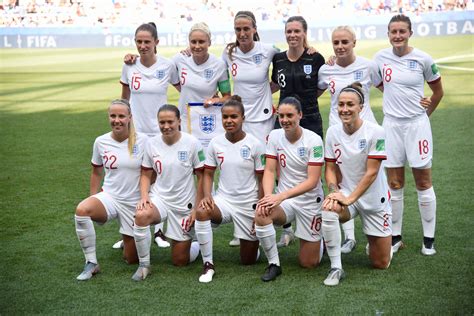 Inglaterra igualó los salarios de la selección femenina y masculina