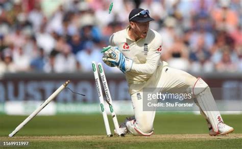 Wicket Keeper Photos and Premium High Res Pictures - Getty Images