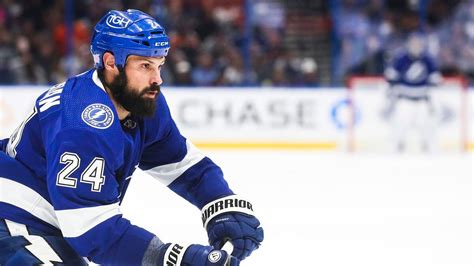 Zach Bogosian to host Lightning teammates for Thanksgiving dinner