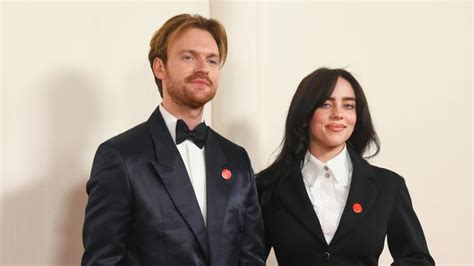 Billie Eilish y Finneas OConnell ganan el Oscar a la mejor canción por