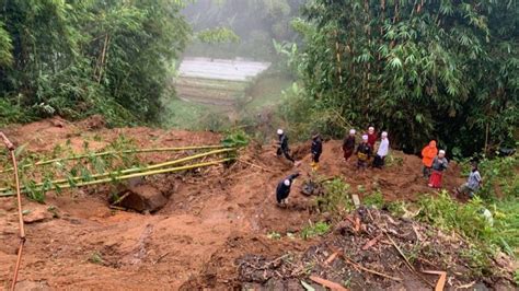 Longsor Sindangjaya Cianjur Puluhan Jenazah Tergerus Warga Rasakan