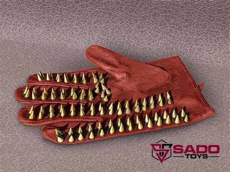 Leather Gloves with 200 Spikes - Control and Elegance | SADOTOYS.com