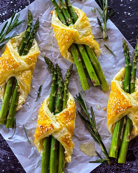 Grüner Spargel im Blätterteig mit Ricotta schnelles Rezept