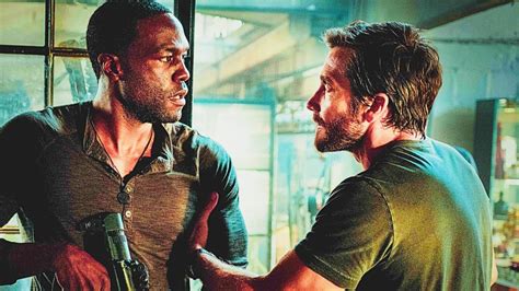 Jake Gyllenhaal Steals An Ambulance In Trailer For Michael Bay’s New ...