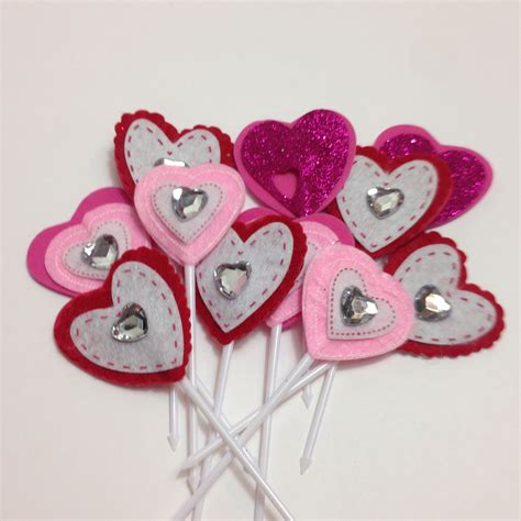 Easy DIY Valentine’s Cupcake Toppers – Starrcreative.ca