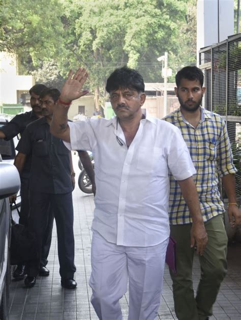 ED Arrest Congress Leader DK Shivakumar Photos HD Pictures Images