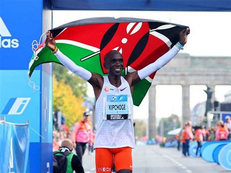 Eliud Kipchoge Mejora Su R Cord Y Conquista Berl N