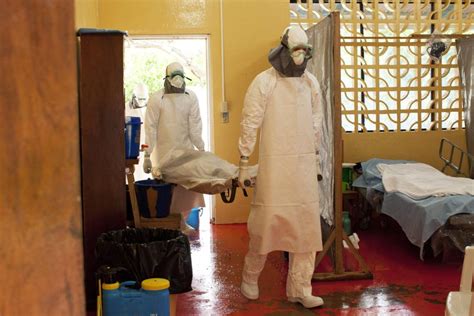 Ebola Arrivato Negli Stati Uniti Il Medico Contagiato Corriere It