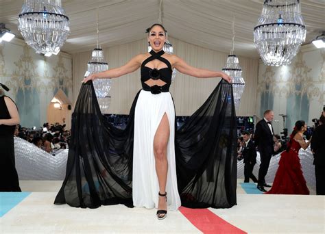 Vanessa Hudgens Met Gala Sexy Legs Cleavage Hot Celebs Home