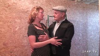 Franz Sische Milf Zu Dritt Mit Papy Voyeur In Einem Restaurant Xhamster