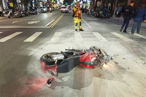 [新聞] 「重機界法拉利」和轉彎車對撞！車頭被撞爛 高雄男遭噴飛送醫不治 看板 Gossiping Mo Ptt 鄉公所