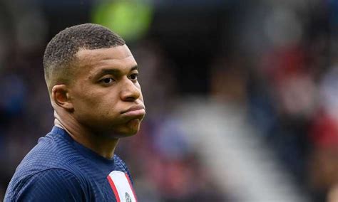 PSG Mbappé fuori rosa cosa dicono i regolamenti e gli scenari all