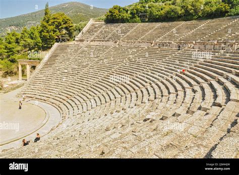 Antikes Theater Epidaurus Fotos Und Bildmaterial In Hoher Aufl Sung