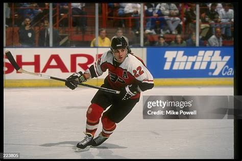 161 Rick Tocchet Flyers Stock Photos, High-Res Pictures, and Images ...