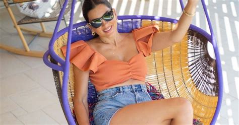 Η Σταματίνα Τσιμτσιλή στη Πάρο με τα πιο hot μαγιό της σεζόν Ειδησεις Pagenews gr