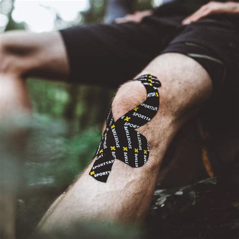 How to Kinesiology Tape the MCL/LCL