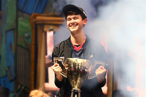 Gary Vaynerchuk Signs Fortnite World Cup Winner Bugha To New Agency