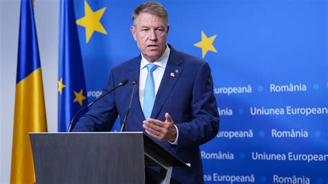 Klaus Iohannis A Semnat O Serie De Decrete De Decorare