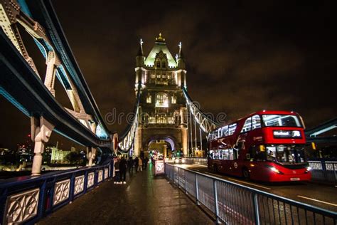 London Red Bus editorial stock image. Image of buildings - 186389364