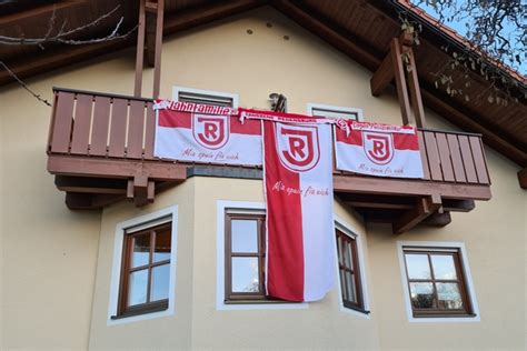 Ostbayern Wirft Sich In Schal E SSV Jahn Regensburg