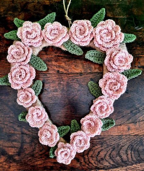 Pin By Diana Nrocinu On Crochet In Crochet Wreath Pattern