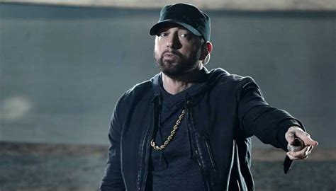 Eminem hints at collaboration with Snoop Dogg