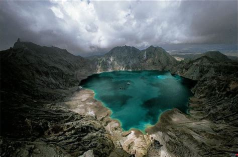 The Philippines: Trekking at Mount Pinatubo