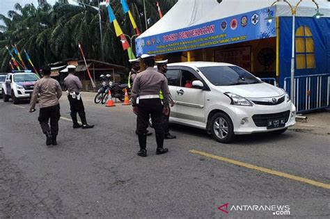 148 Kendaraan Diperintah Putar Balik Di Perbatasan Aceh ANTARA News