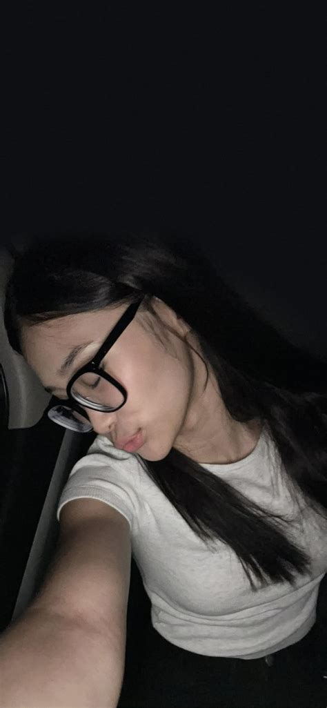 Pin By Leychan On Bini Self Pictures Pretty Brunette Album Cover Wallpaper Collage