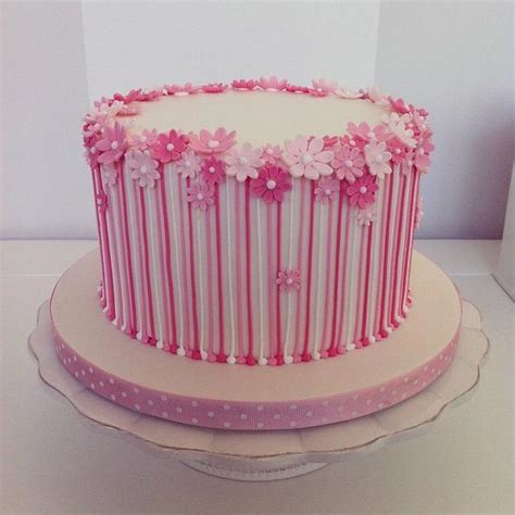 Pink Stripes Decorated Cake By Bella S Bakery Cakesdecor