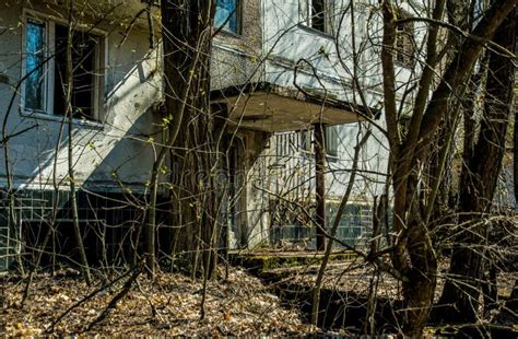 Casa Abandonada Vieja En El Pueblo Fantasma De Pripyat Ucrania