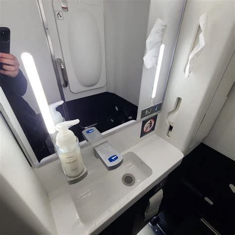 Review Air France Airbus A220 300 Economy Class Fco Cdg