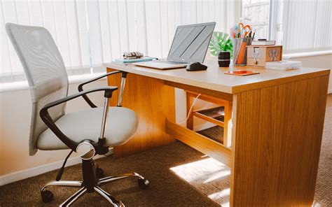 Five desk chairs you should have in your home office - DadLife Magazine