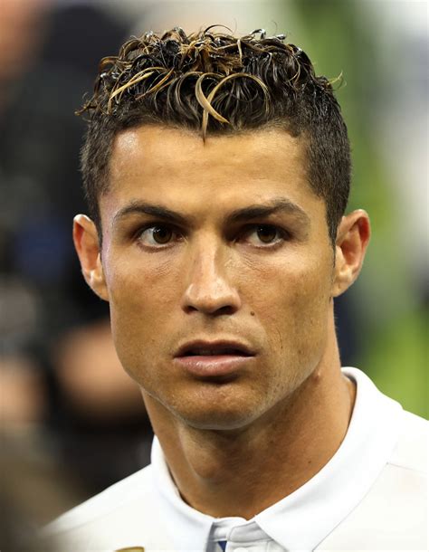 Top 35 Cristiano Ronaldo's Hairstyles Through the Years - Hood MWR