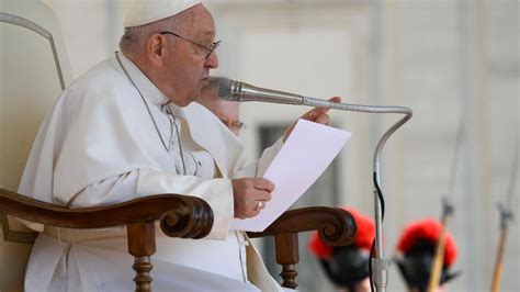 Papa Francesco Senza Febbre Ha Ripreso Il Lavoro Domenica Angelus