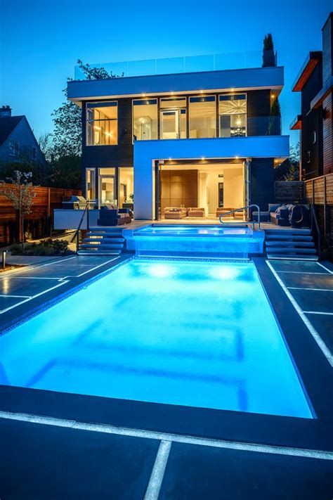 15 Tempting Contemporary Swimming Pool Designs