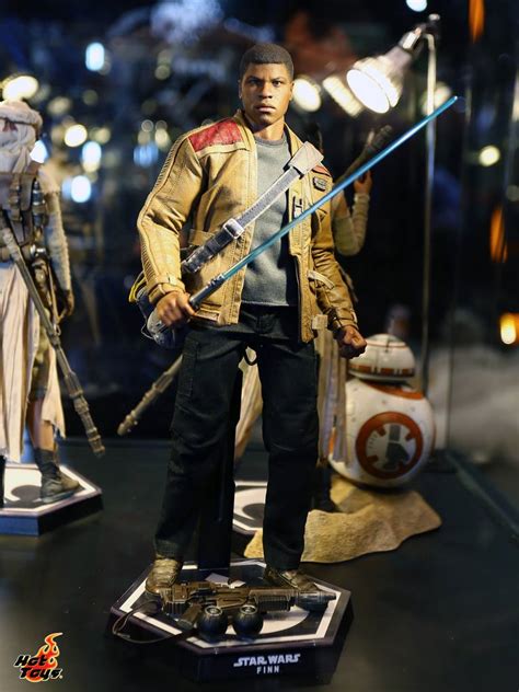 More Force Awakens Hot Toys Including Finn Rey And Bb