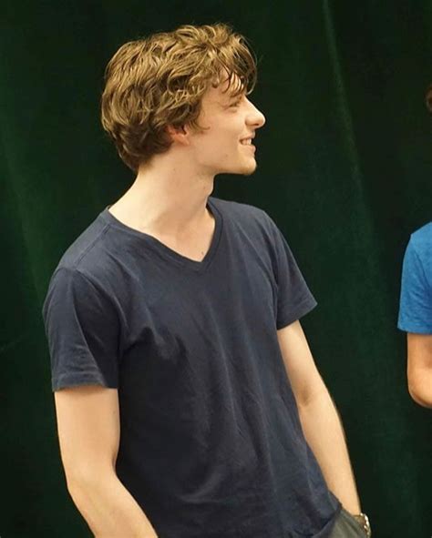 Mike Faist Looks So Good With His New Haircut He Looks Like He