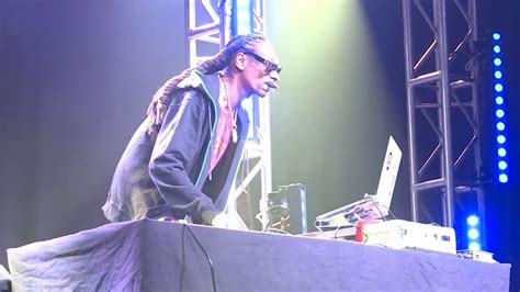 Rapper Snoop Dogg appears in Oregon town - KOBI-TV NBC5 / KOTI-TV NBC2