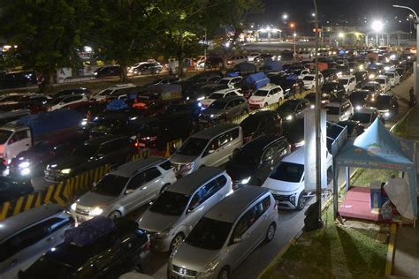 Foto Gelombang Kemacetan Arus Balik Lebaran Foto Katadata Co Id