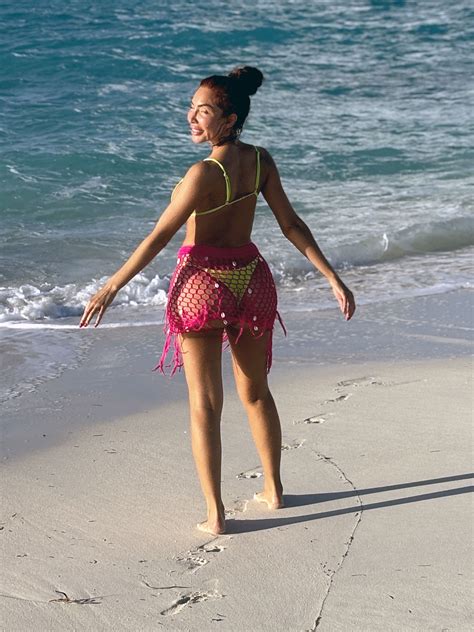 Teen Mom Farrah Abraham Shows Off Her Bare Butt In Just A Thong Bikini On Turks And Caicos Beach