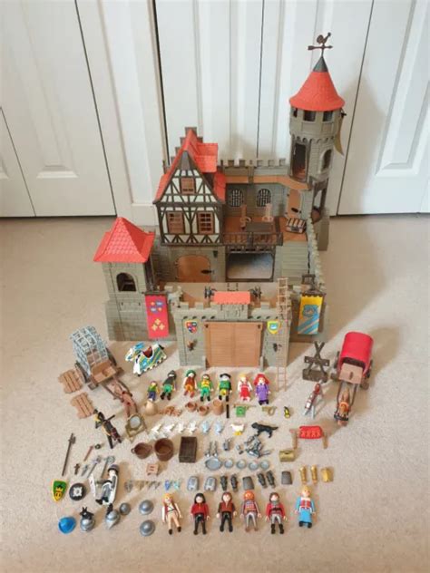 PLAYMOBIL LARGE KNIGHTS Castle 3666 With Figures Accessories Lots Of