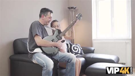 Busty Blonde Horny Crown Punching The Hot Girl In The Ass Cnn Amador