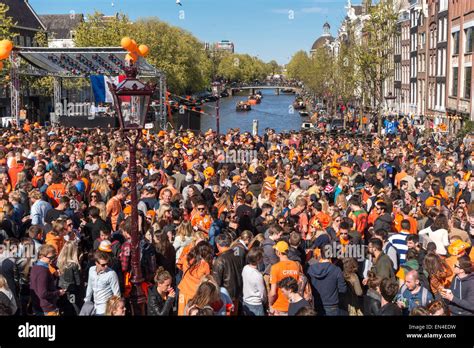 Koningsdag : Koningsdag (27 april) is een nationale feestdag in ...